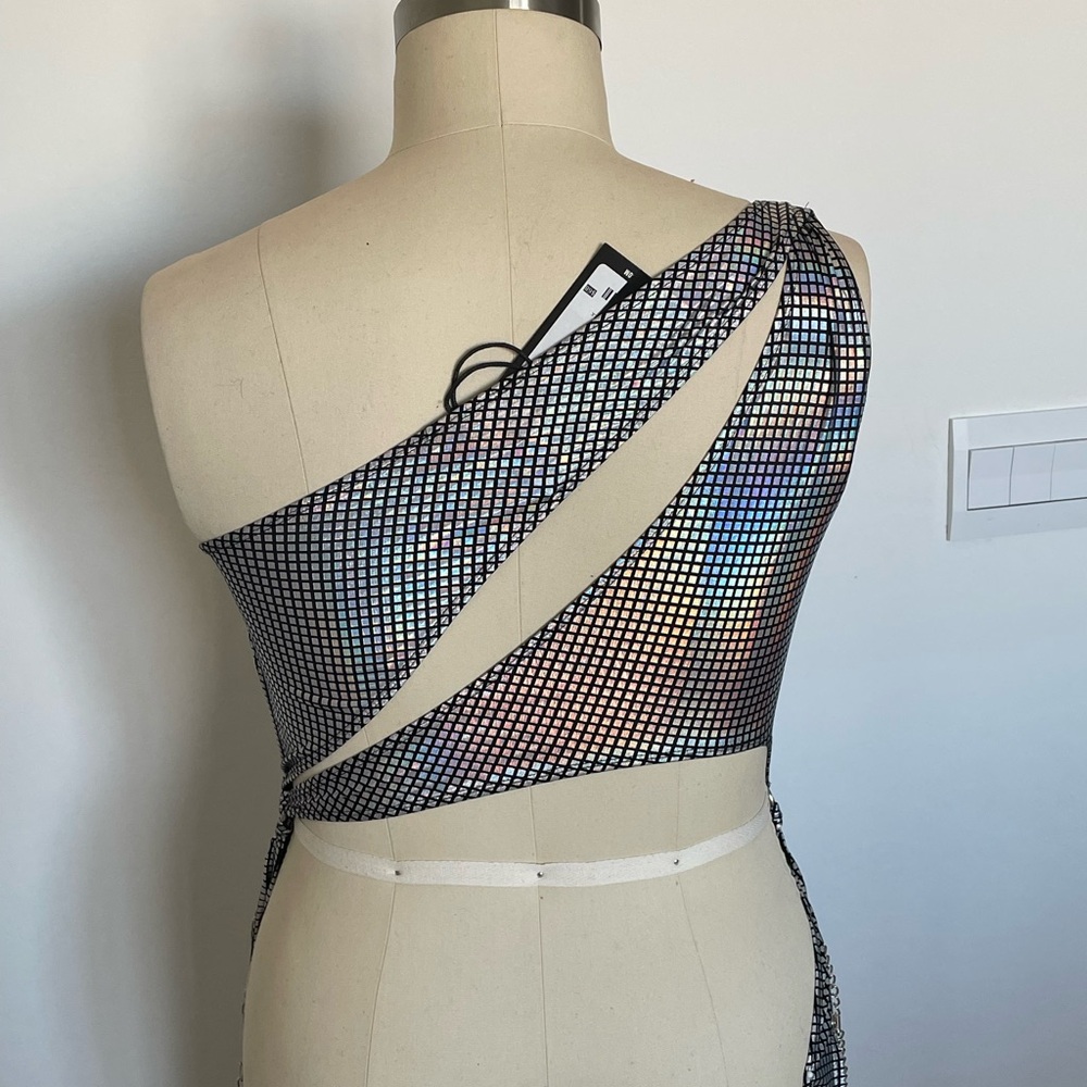One-Shoulder Bodysuit and Pants Set - Picture 4 of 4
